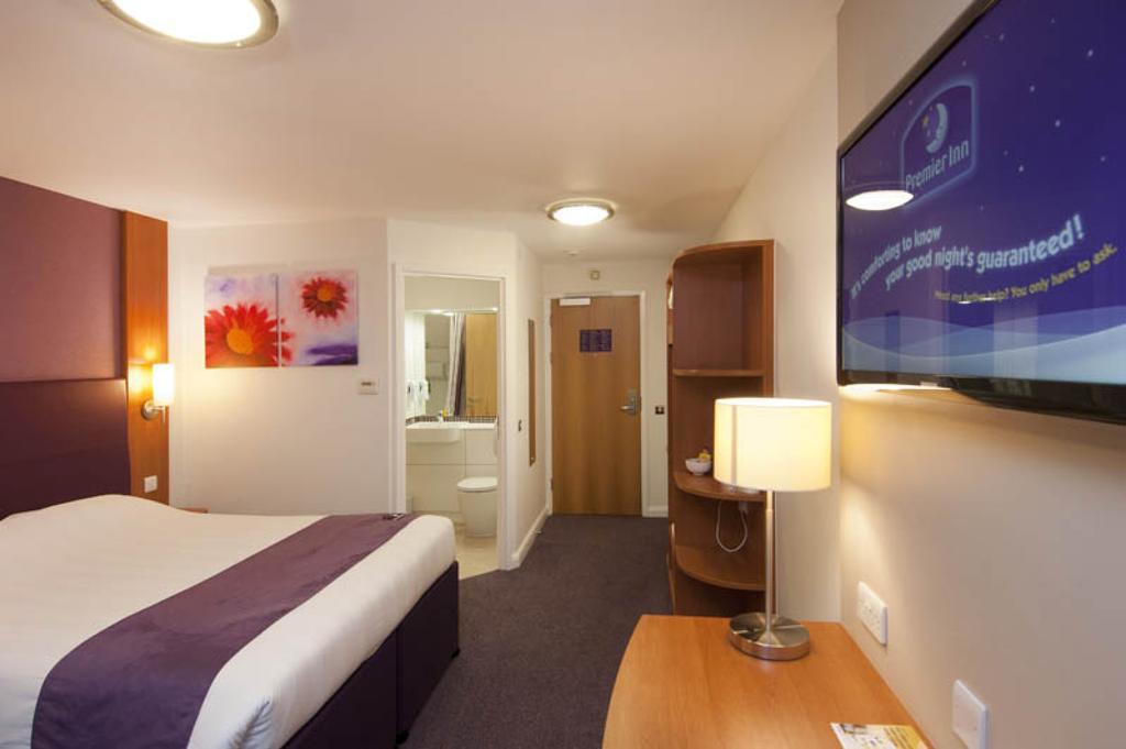 Premier Inn Kendal Central Ngoại thất bức ảnh