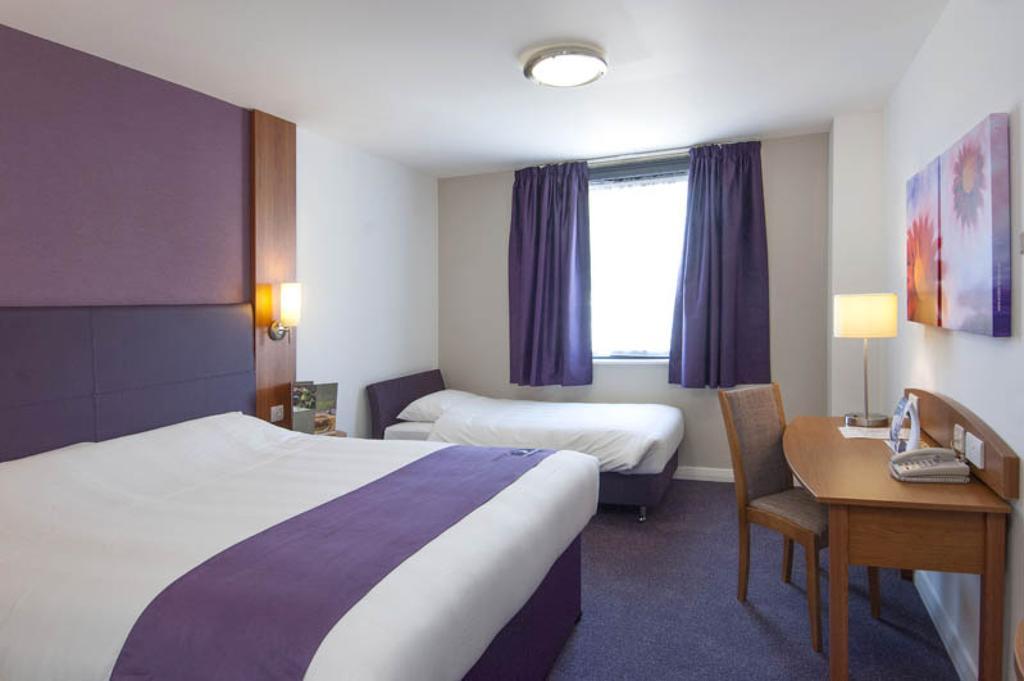 Premier Inn Kendal Central Ngoại thất bức ảnh