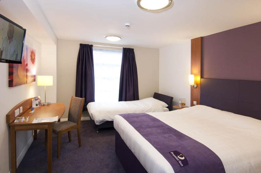 Premier Inn Kendal Central Ngoại thất bức ảnh
