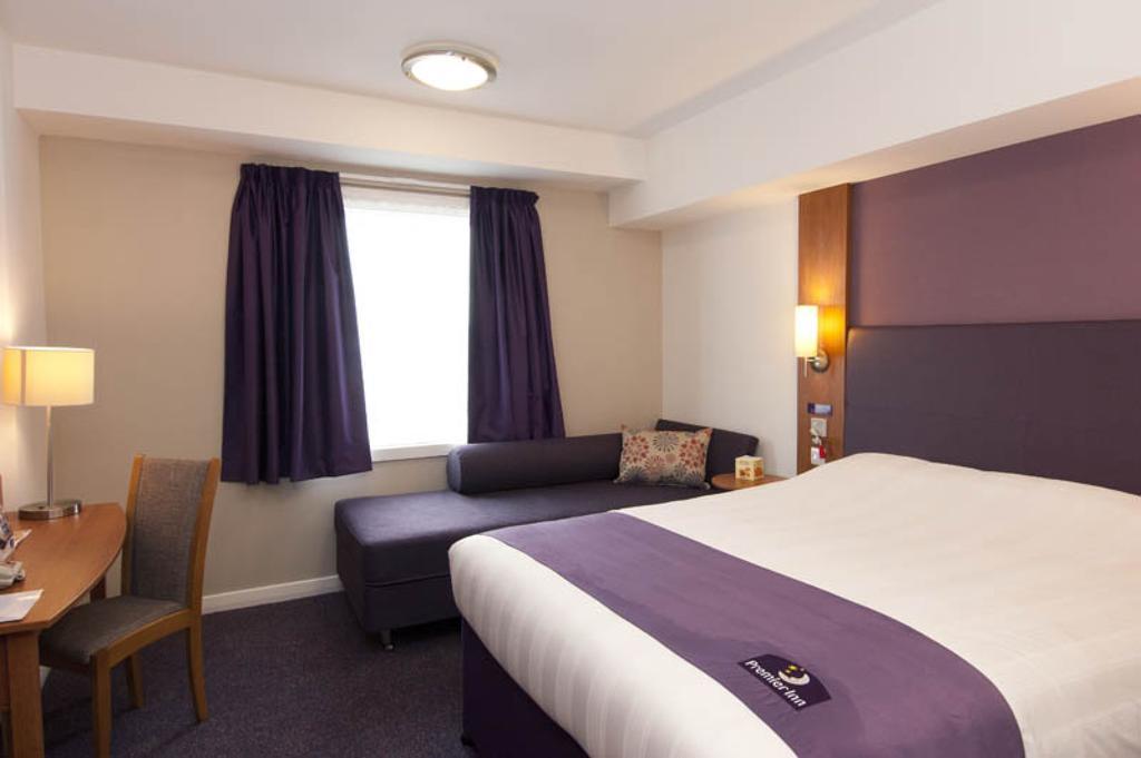 Premier Inn Kendal Central Ngoại thất bức ảnh