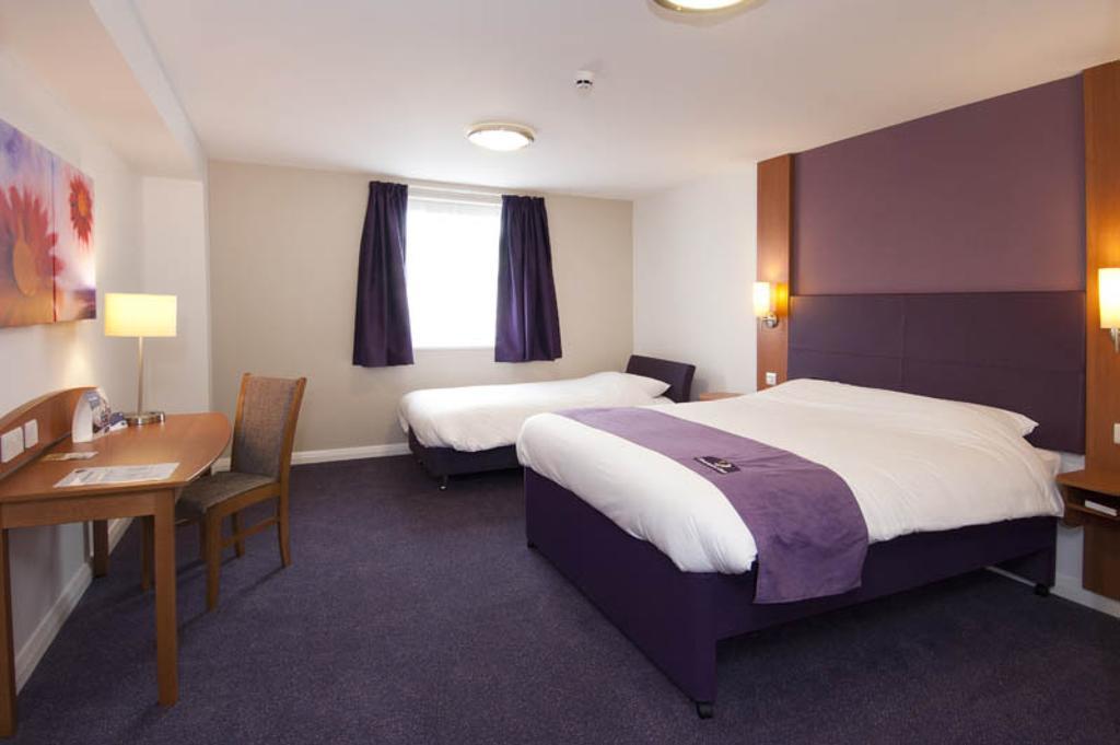 Premier Inn Kendal Central Ngoại thất bức ảnh