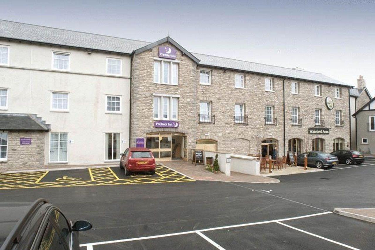 Premier Inn Kendal Central Ngoại thất bức ảnh
