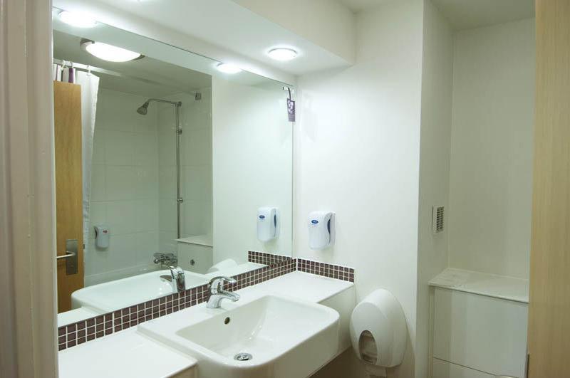 Premier Inn Kendal Central Ngoại thất bức ảnh