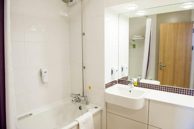 Premier Inn Kendal Central Ngoại thất bức ảnh