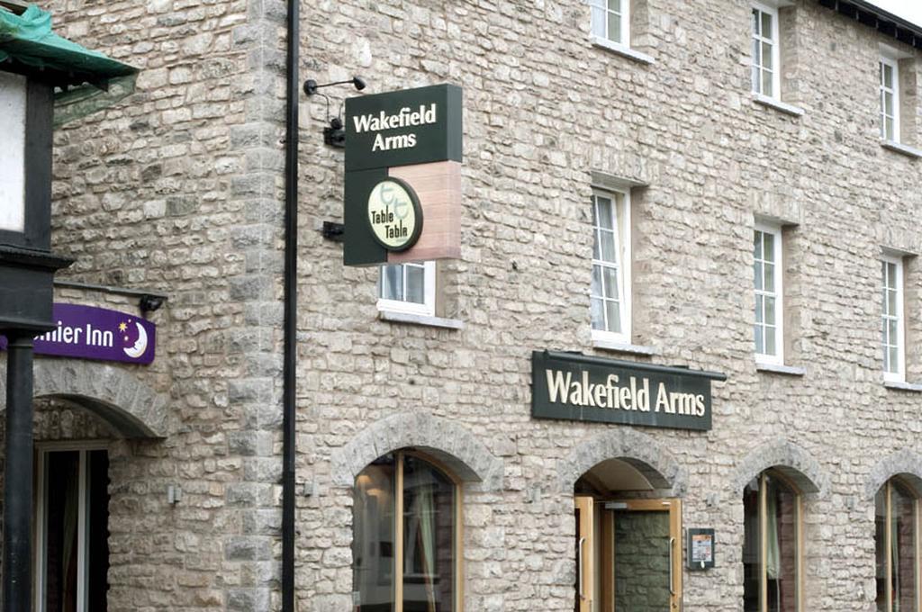 Premier Inn Kendal Central Ngoại thất bức ảnh